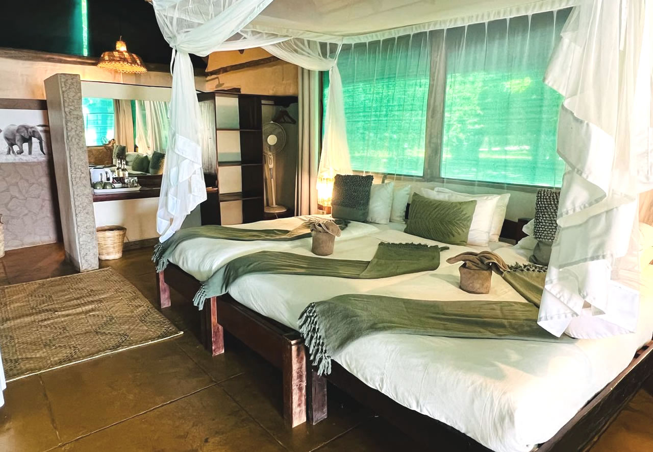 Home 7 Bush Style Chalet Interior 2